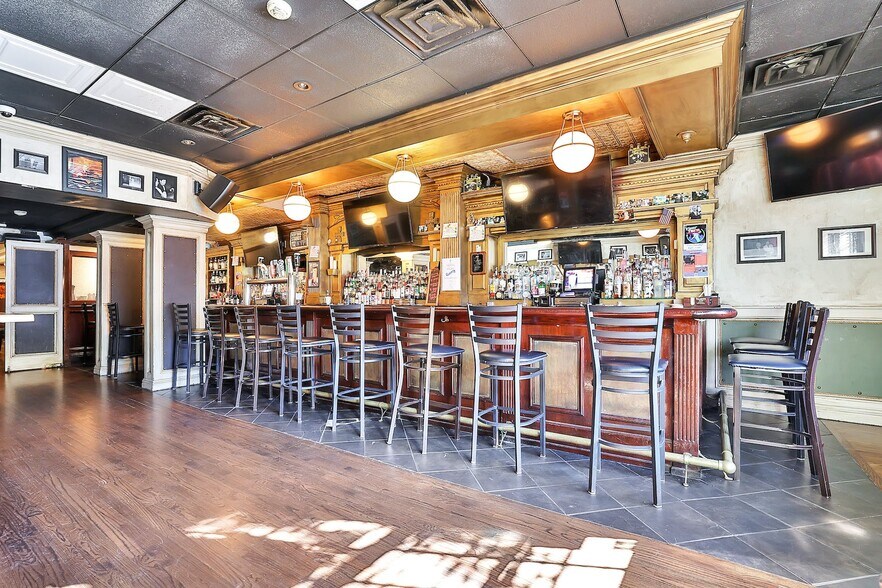 More Photos Of 33-35 W Central Ave, Pearl River Restaurant For Lease