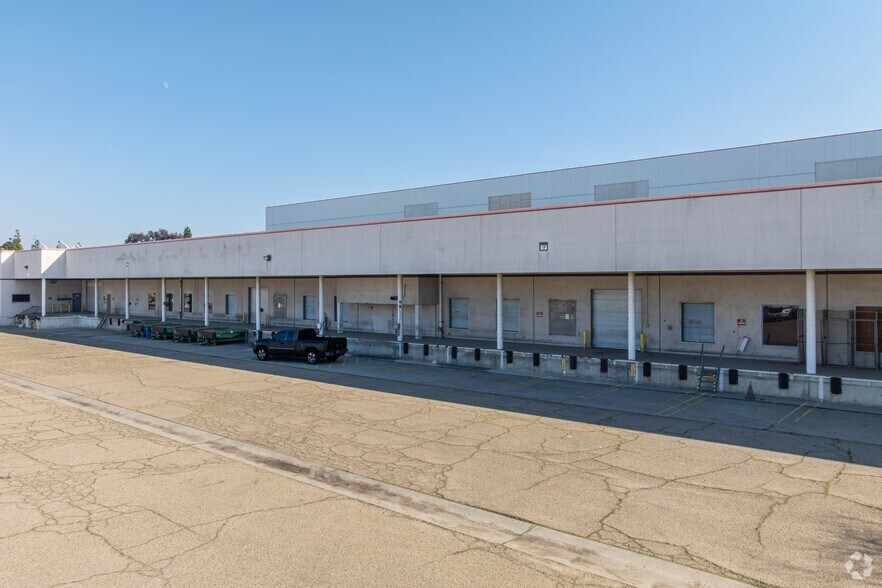 More Photos Of 1626 E St, Fresno Warehouse For Sale