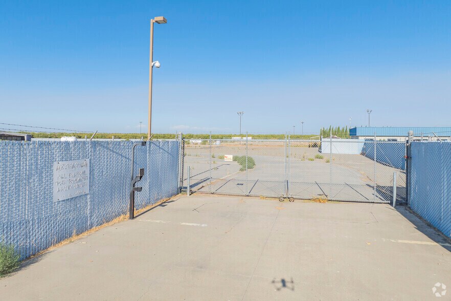 More Photos Of 26700 S Banta Rd, Tracy Warehouse For Lease