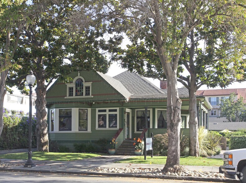 More Photos Of 938 Villa St, Mountain View Restaurant For Lease