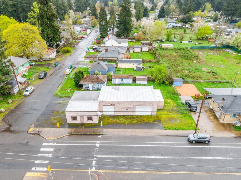 More Photos Of 5002 SE 122nd Ave, Portland Flex For Sale