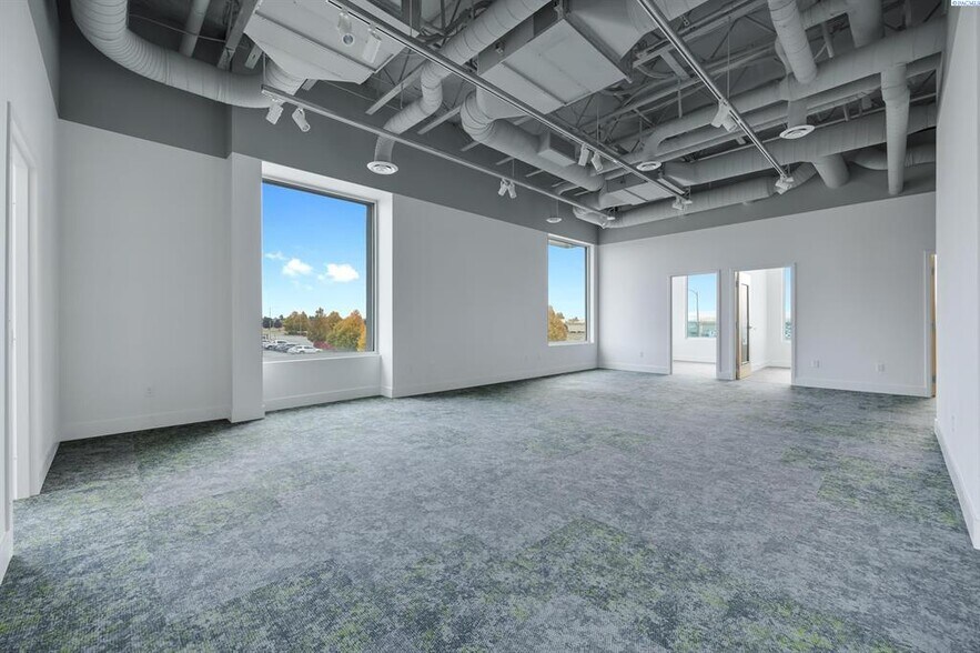 More Photos Of 9425 Sandifur Pky, Pasco Office For Lease