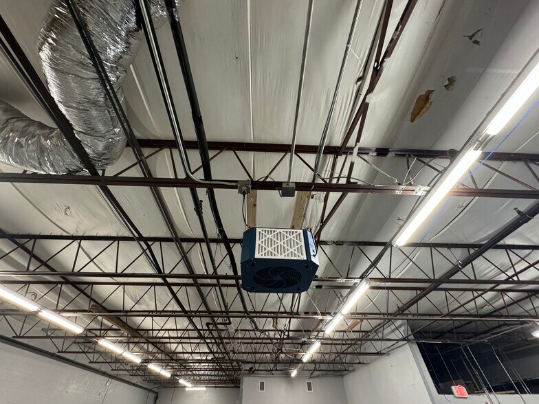 More Photos Of 921 SE 15th Ave, Cape Coral Industrial For Sale