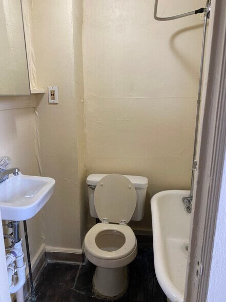 More Photos Of 38 S Main Ave, Albany Multifamily For Sale