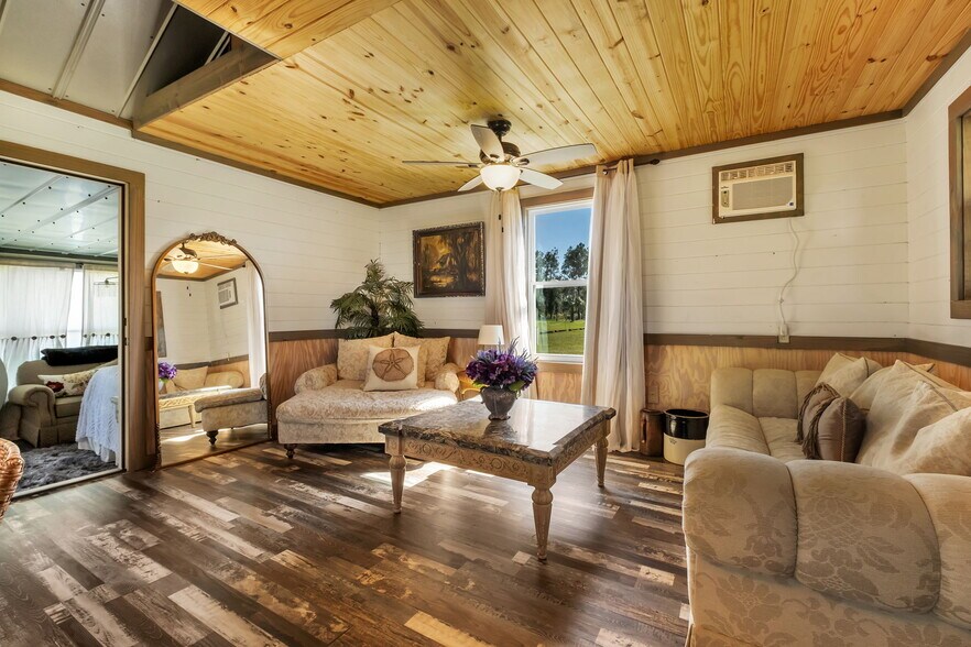 More Photos Of 4004 Golf Course Rd, Perry Lodge Meeting Hall For Sale