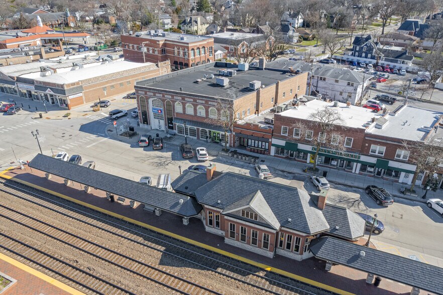 More Photos Of 901-903 Burlington Ave, Western Springs Loft Creative Space For Lease