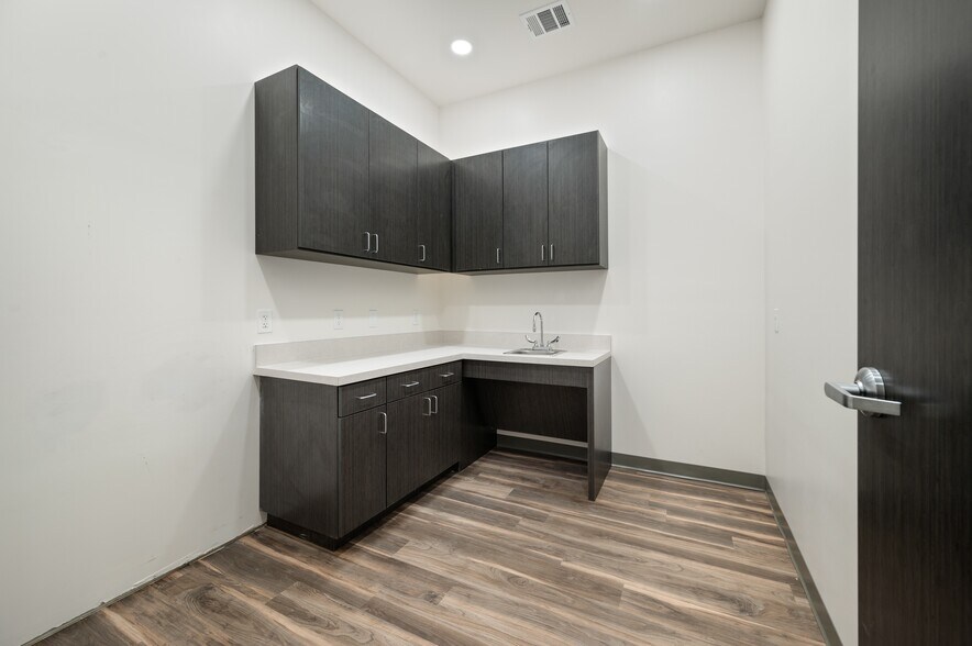 More Photos Of 1360 N Kimball Ave, Southlake Medical For Lease