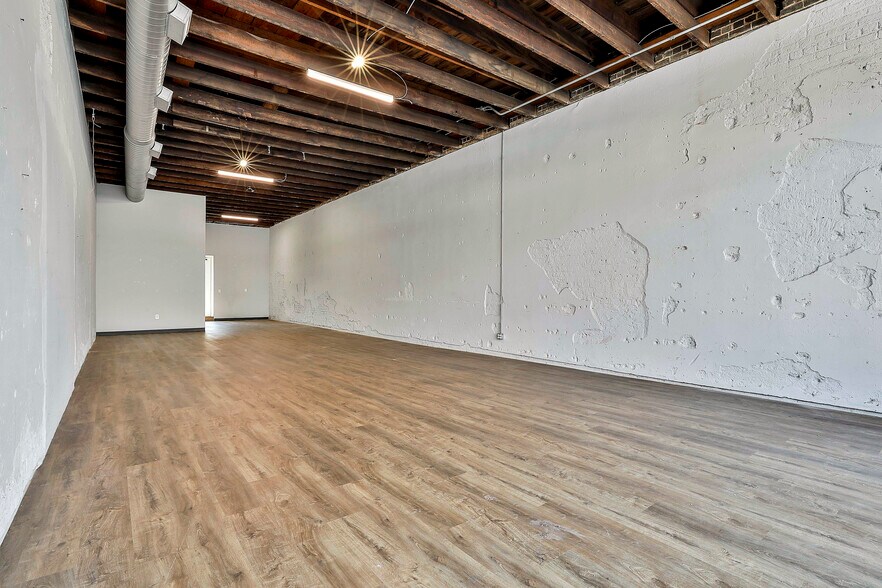 More Photos Of 7 Jackson St, Newnan Storefront For Lease