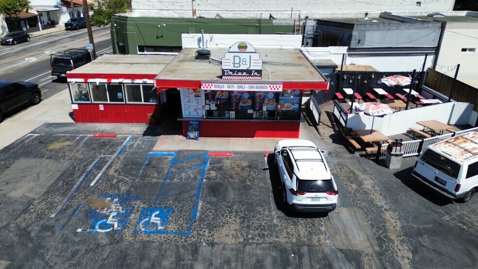 More Photos Of 1876 E Main St, Ventura Freestanding For Sale
