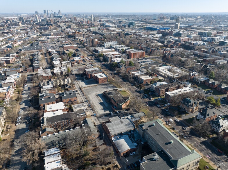 More Photos Of 4359 Lindell Blvd, Saint Louis Office For Sale