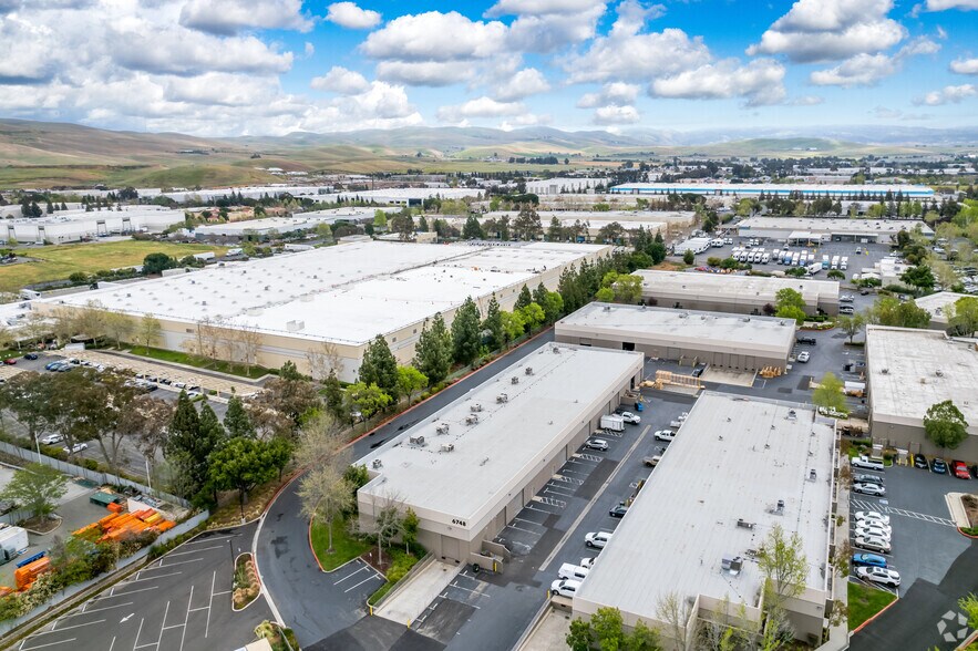 More Photos Of 6764 Preston Ave, Livermore Unknown For Lease