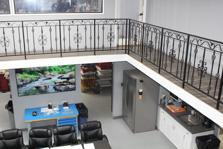 More Photos Of 11693 Sheldon St, Sun Valley Warehouse For Sale