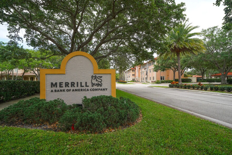 More Photos Of 2301 SE Monterey Rd, Stuart Office For Sale