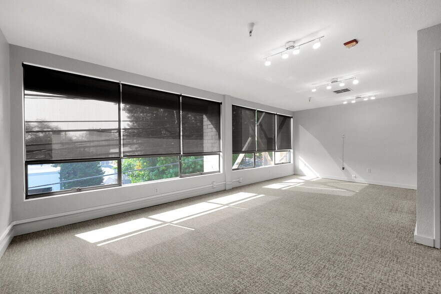 More Photos Of 160 Roy St, Seattle Office Residential For Sale