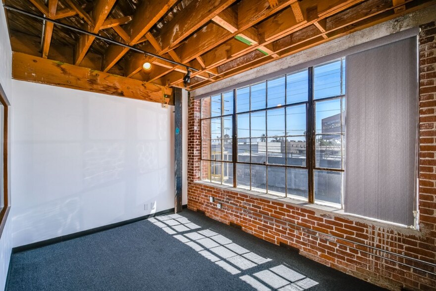 More Photos Of 6161 Santa Monica Blvd, Los Angeles Loft Creative Space For Lease