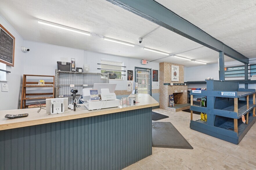 More Photos Of 1148 County Road 309, Crescent City Restaurant For Sale