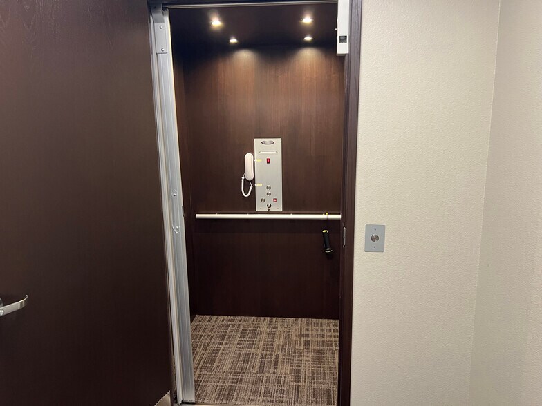 More Photos Of 75 Argonaut, Aliso Viejo Light Distribution For Lease