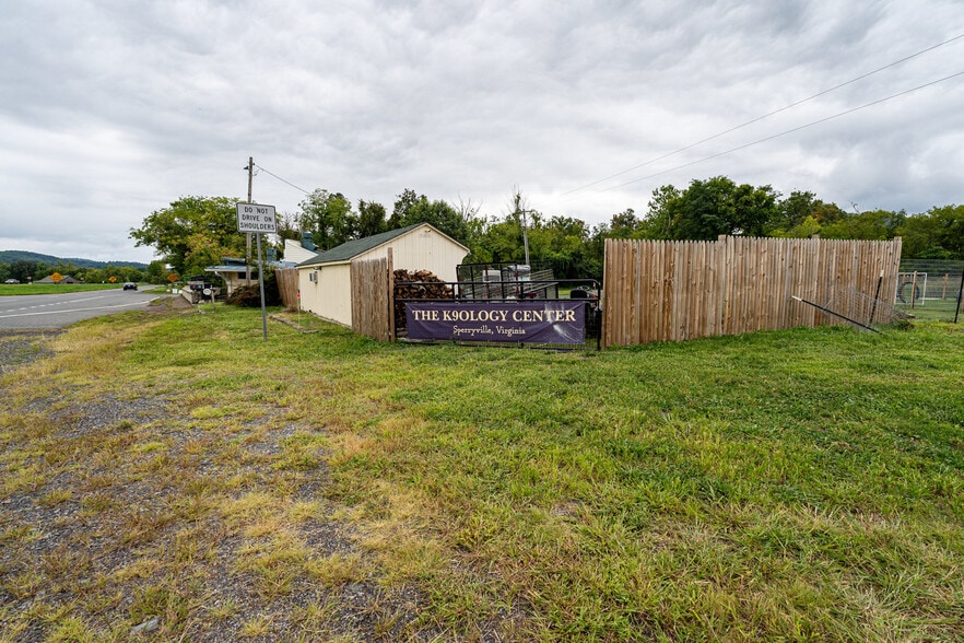More Photos Of 12167 Lee Hwy, Sperryville Veterinarian Kennel For Sale