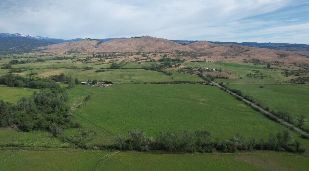 More Photos Of 38594 Sunny Dell Ln, Halfway Land For Sale