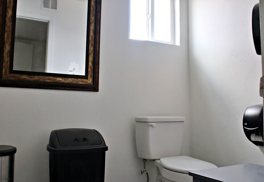 More Photos Of 2317 E Missouri Ave, El Paso Freestanding For Lease