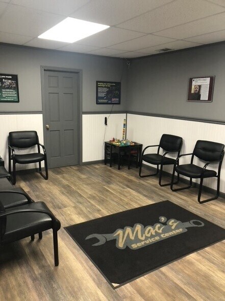 More Photos Of 1286 Huff Creek Hwy, Mallory Auto Repair For Sale