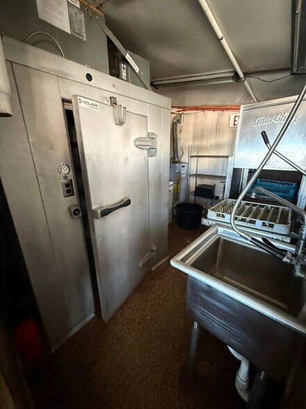 More Photos Of 507 E North Ave, Tonkawa Fast Food For Sale