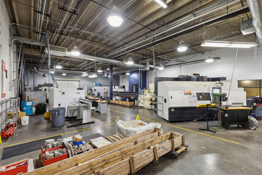 More Photos Of 200 Greenleaf St, Fort Worth Industrial For Sale