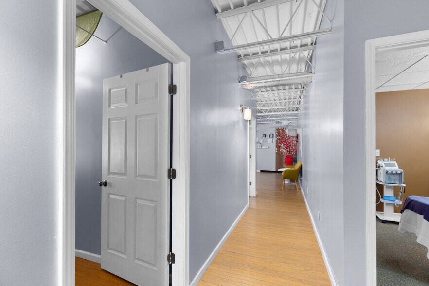 More Photos Of 5145 Buford Hwy NE, Doraville Freestanding For Lease