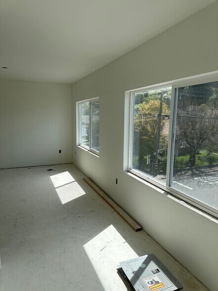 More Photos Of 722 Locust St, Garberville Storefront Retail Residential For Sale