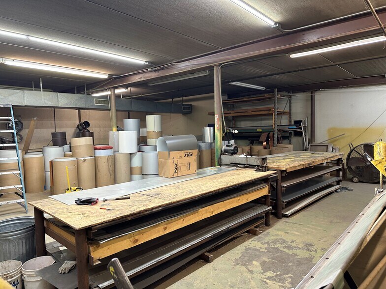 More Photos Of 308 E Louisiana Ave, Midland Light Manufacturing For Sale