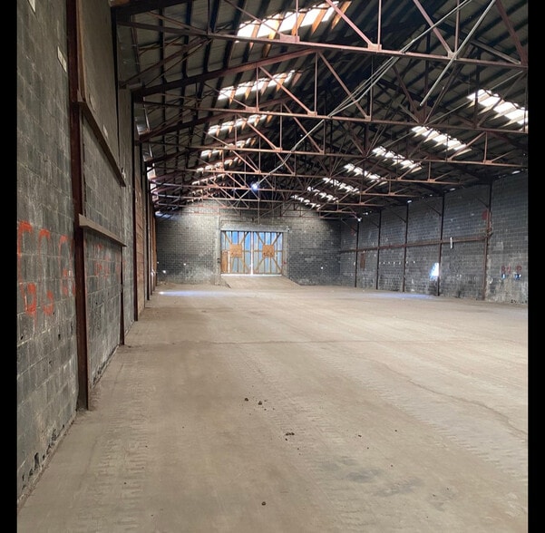 More Photos Of 2635 Western Ave, Knoxville Warehouse For Sale