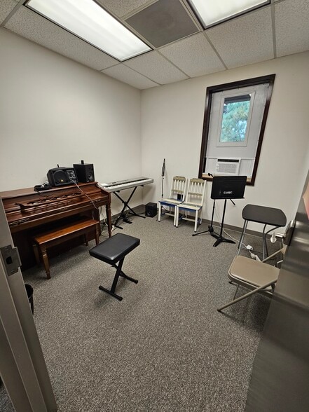 More Photos Of 2365 Pleasantdale Rd, Doraville Office For Sale