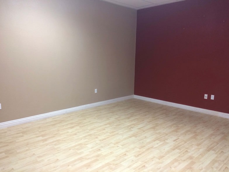 More Photos Of 4315 N Rancho Dr, Las Vegas Loft Creative Space For Lease