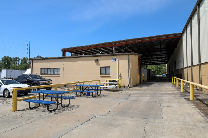 More Photos Of 24 Herring Rd, Newnan Warehouse For Sale