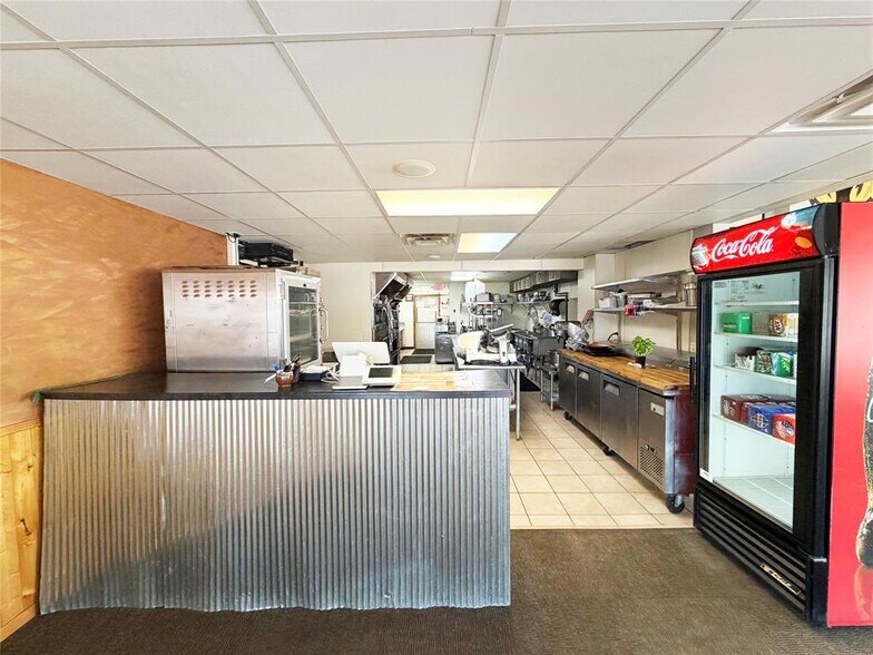 More Photos Of 613 E La Salle Ave, Barron Restaurant For Sale