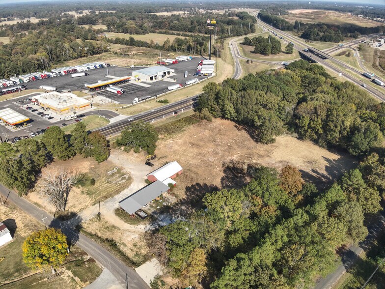 More Photos Of 2525 W US Highway 82, New Boston Specialty For Sale