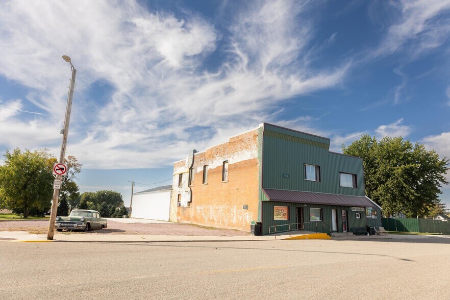 More Photos Of 103 W Main St, Hardwick Restaurant For Sale