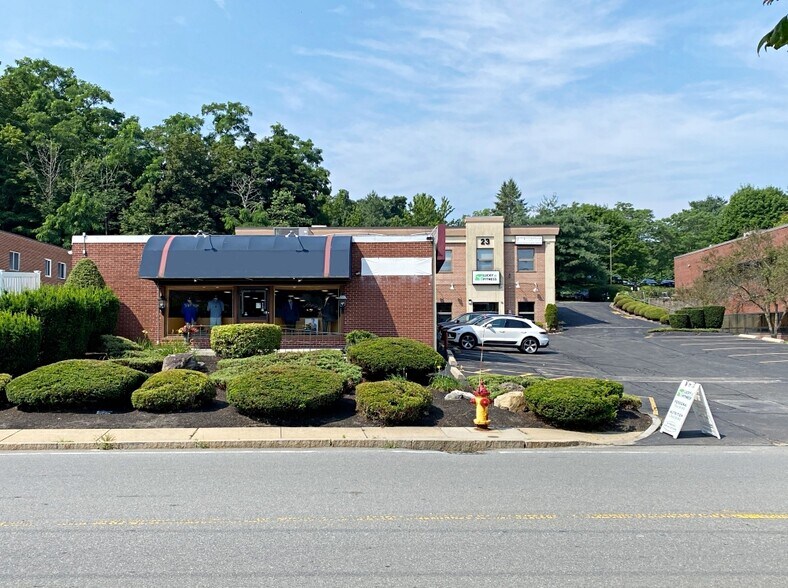 Primary Photo Of 23 Cambridge St, Burlington Storefront For Lease