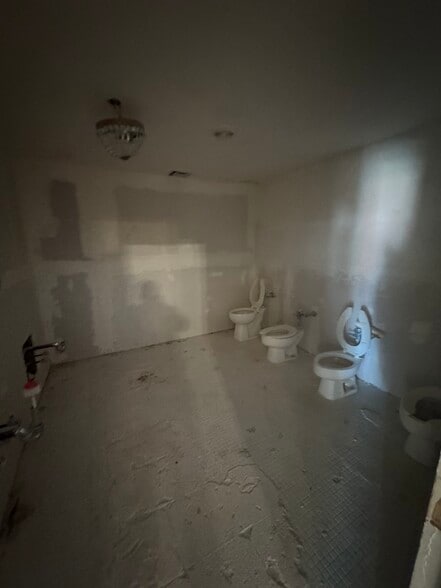 More Photos Of 5824 Doniphan Dr, El Paso General Retail For Sale