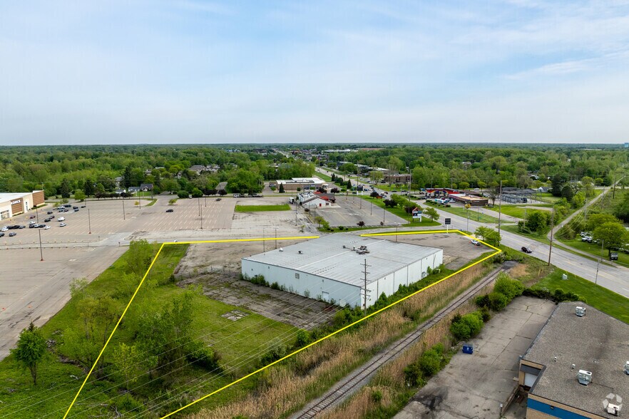 More Photos Of 3070 S Linden Rd, Flint Distribution For Lease