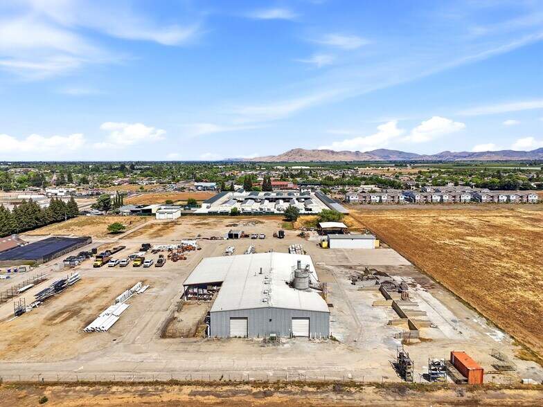 More Photos Of 1260 Buttonwillow Ave, Reedley Warehouse For Sale