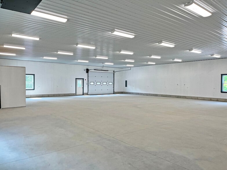 More Photos Of 112 Pond Rd, Bowdoinham Warehouse For Sale