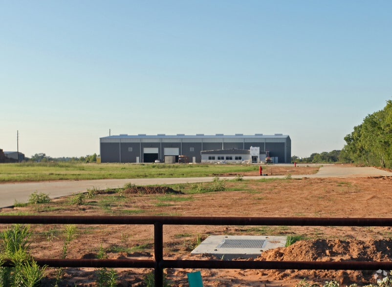 More Photos Of 16326 Mueschke Rd, Cypress Light Distribution For Lease