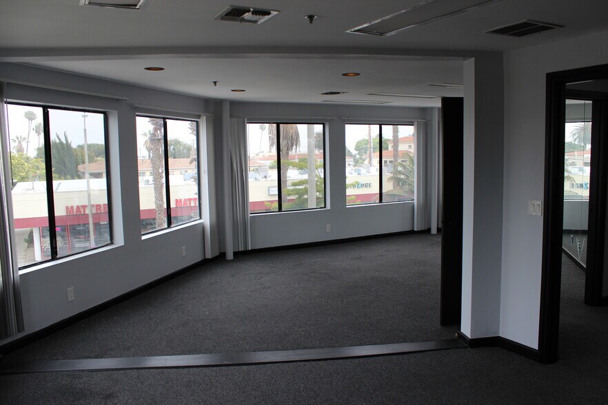 More Photos Of 925 Wilshire Blvd, Santa Monica Unknown For Lease