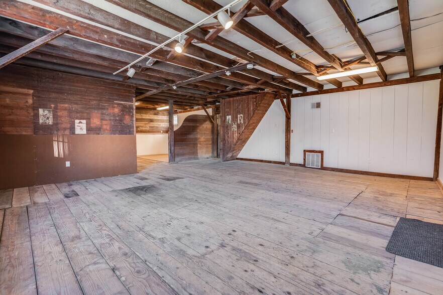 More Photos Of 2321-2325 NY-9D, Wappingers Falls Flex For Sale