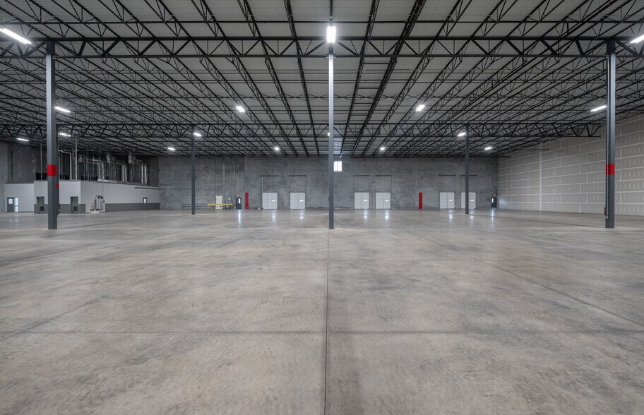 More Photos Of 23366 Bibb Garrett Rd, Tanner Distribution For Lease