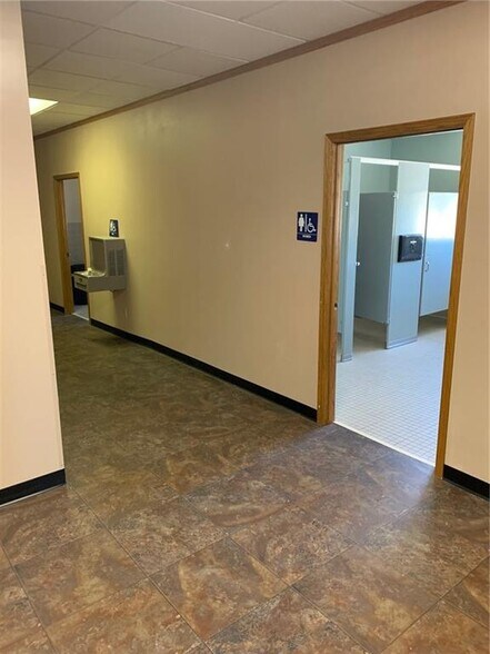 More Photos Of 12 W Marshall St, Rice Lake Loft Creative Space For Lease