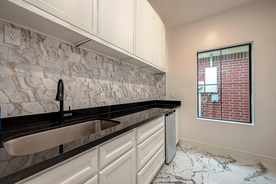 More Photos Of 21392 Provincial Blvd, Katy Medical For Lease