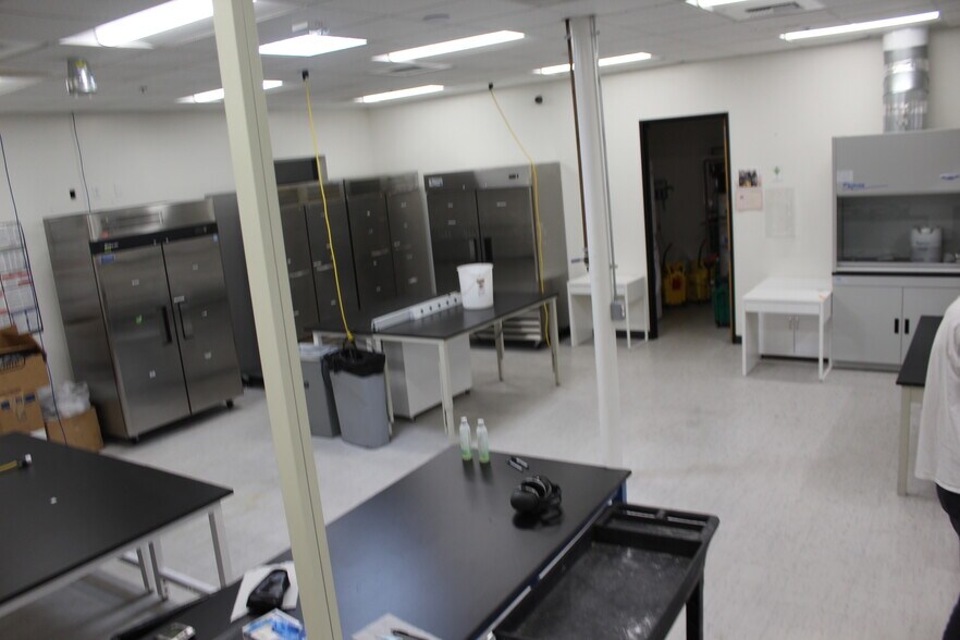 More Photos Of 1325 E El Segundo Blvd, El Segundo Food Processing For Lease