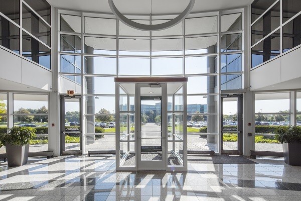 More Photos Of 8910 Purdue Rd, Indianapolis Office For Sale